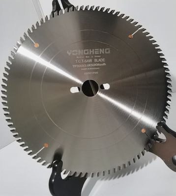 Elektrisch betriebene TCT Kreissäge 280 mm bis 1825 mm Durchmesser