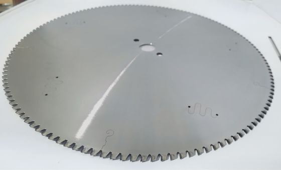 Farbbeschichtung Diamantkreissägen mit 4,0 mm Zähnebreite